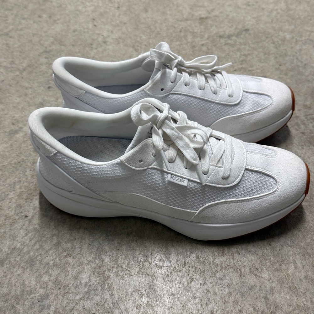 KIZIK Women’s White Lace-Up Tennis Shoes Size 9.5 (43) - Picture 2 of 5